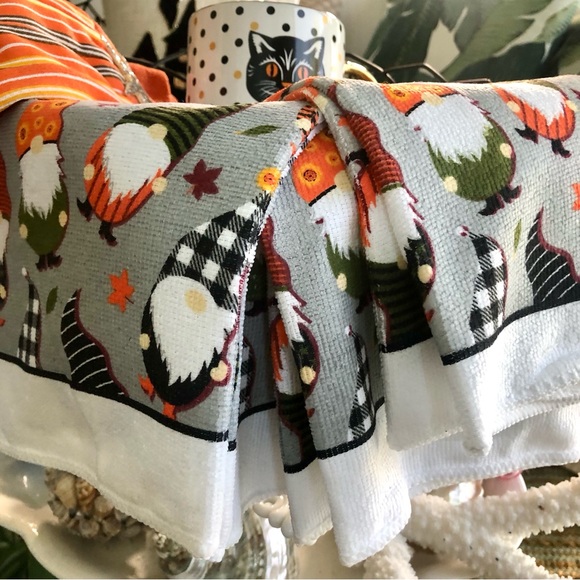 NWT! Fall Thanksgiving Gnome Kitchen Towels Set 4 - Picture 3 of 6